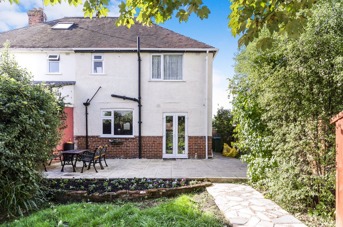 LeadersFareham's tweet photo. Spacious 3 Bedroom UF house available now £ 1050 pcm call Leaders Fareham #property @PropertyHants  @LeadersLimited #Fareham https://t.co/13MgBCgURL