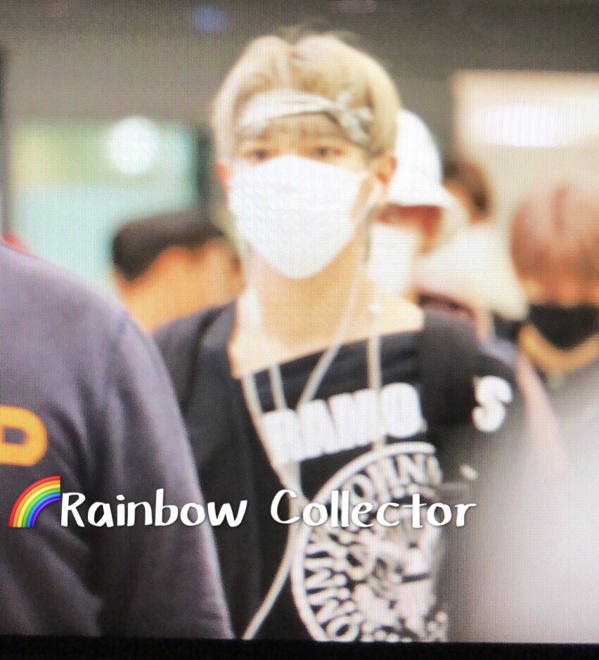——     preview     ——

Rainbow Collector🌈

——181011airport——
#NCT
#taeyong
#태용
#NCT127