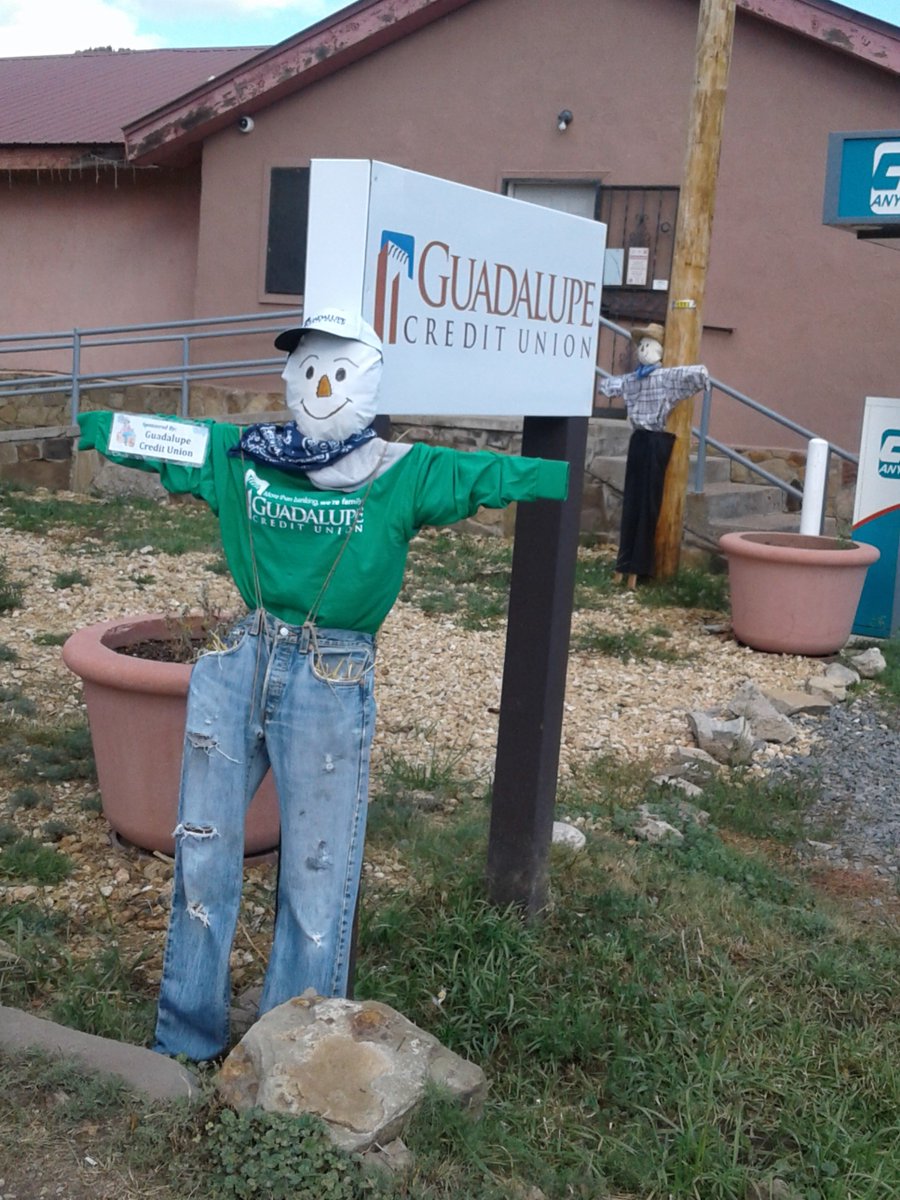 GuadalupeCU_NM's tweet image. Greetings from our Mora branch! As part of a sponsorship with the Mora Arts and Cultural Compound, we have some fun scarecrow visitors at our Mora office right now. Stop on by and see them. #cudifference #funandfestive