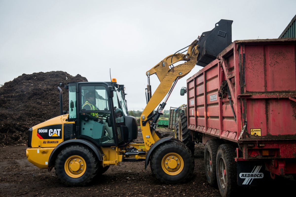 rockanddirt's tweet image. New Cat M Series Ag Handler Compact Wheel Loaders Specifically Designed to Handle Challenges of Agricultural Applications! Check it out at blog.rockanddirt.com/industry-news/… #Caterpillar #AgHandlers #CompactWheelLoaders
