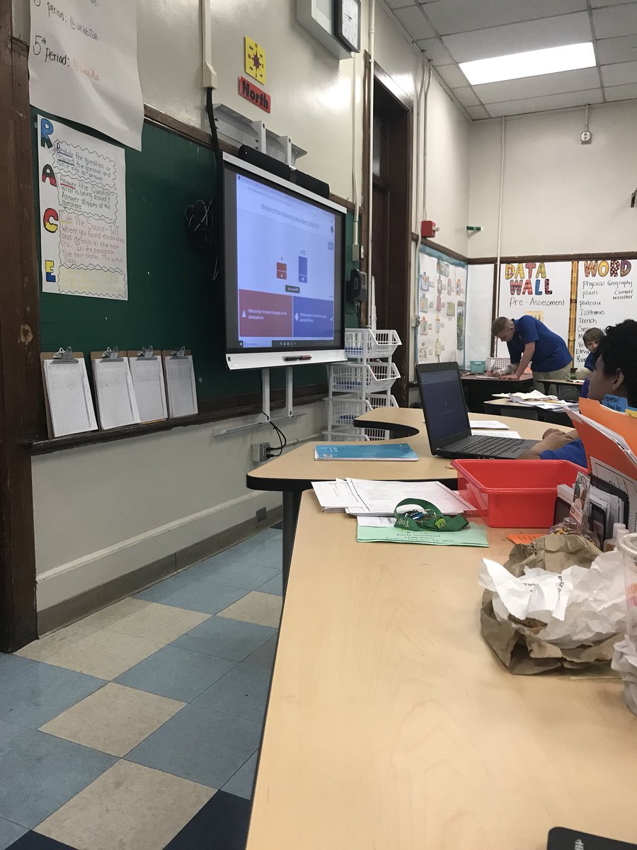 Using Kahoot to review for our quiz on Physical Geography tomorrow #BSTEM <a href="/BSTEMhartford/">Betances STEM</a>