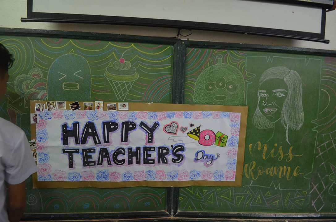 minicaguja_'s tweet photo. Gonna miss this teacher 😥💛
#STEM11A https://t.co/MXhcH0neGE