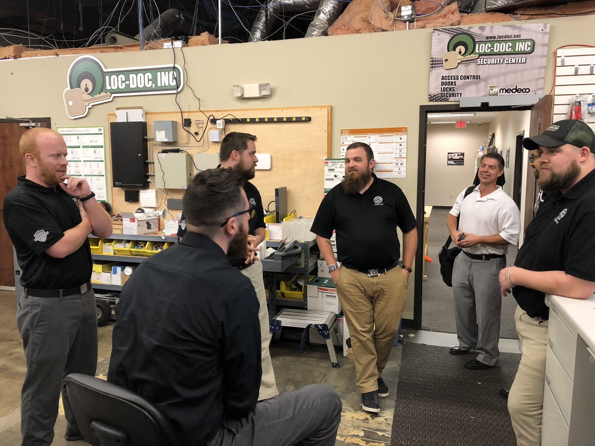 locdocinc's tweet photo. Kevan: “You need to sit down for this...”
Chad: “Okay...”
Levi: “Have you ever ordered a pizza?” 
😂🍕 #progress #sitevisits #ordermanagement #progresstracking #dominospizzatracker #ordertracker https://t.co/5I3liV4lWC