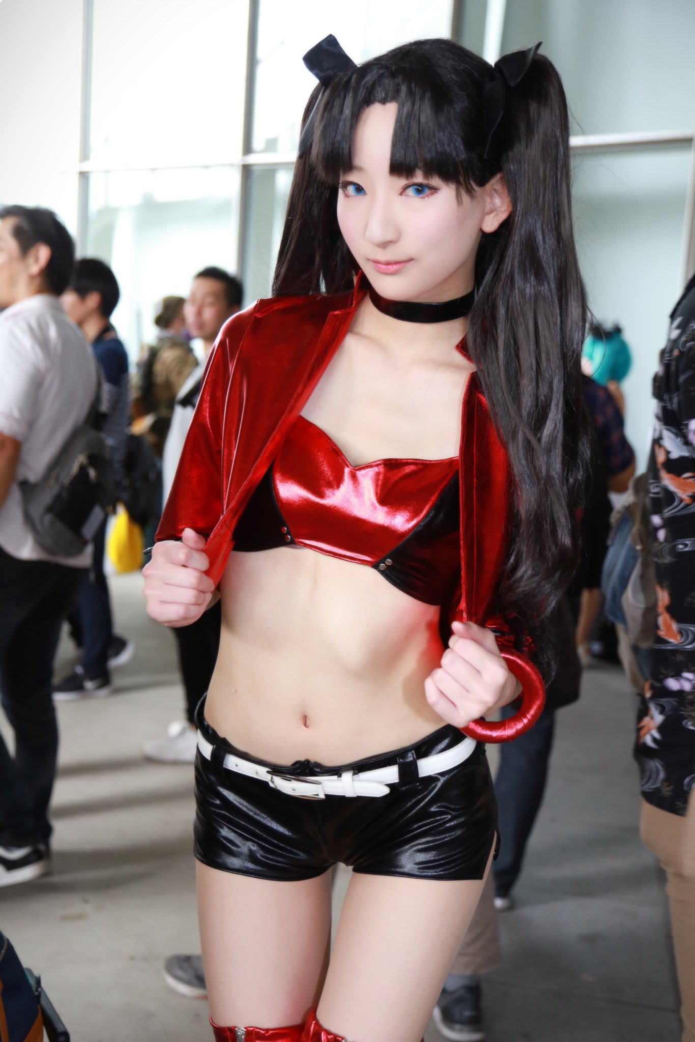 石川ヒロヂ へそ漫画家 在 Twitter 上 ヒロヂラボ写真部 おまめさん Omame6263cos 月明りで輝きそうな白い肌 すらっとしたスタイル 何だか聖なる感じが漂ってます スレンダーながらも淡いお腹の 中心に 縦長の穴をはっきりと 囲んだ丸みのあるおへその
