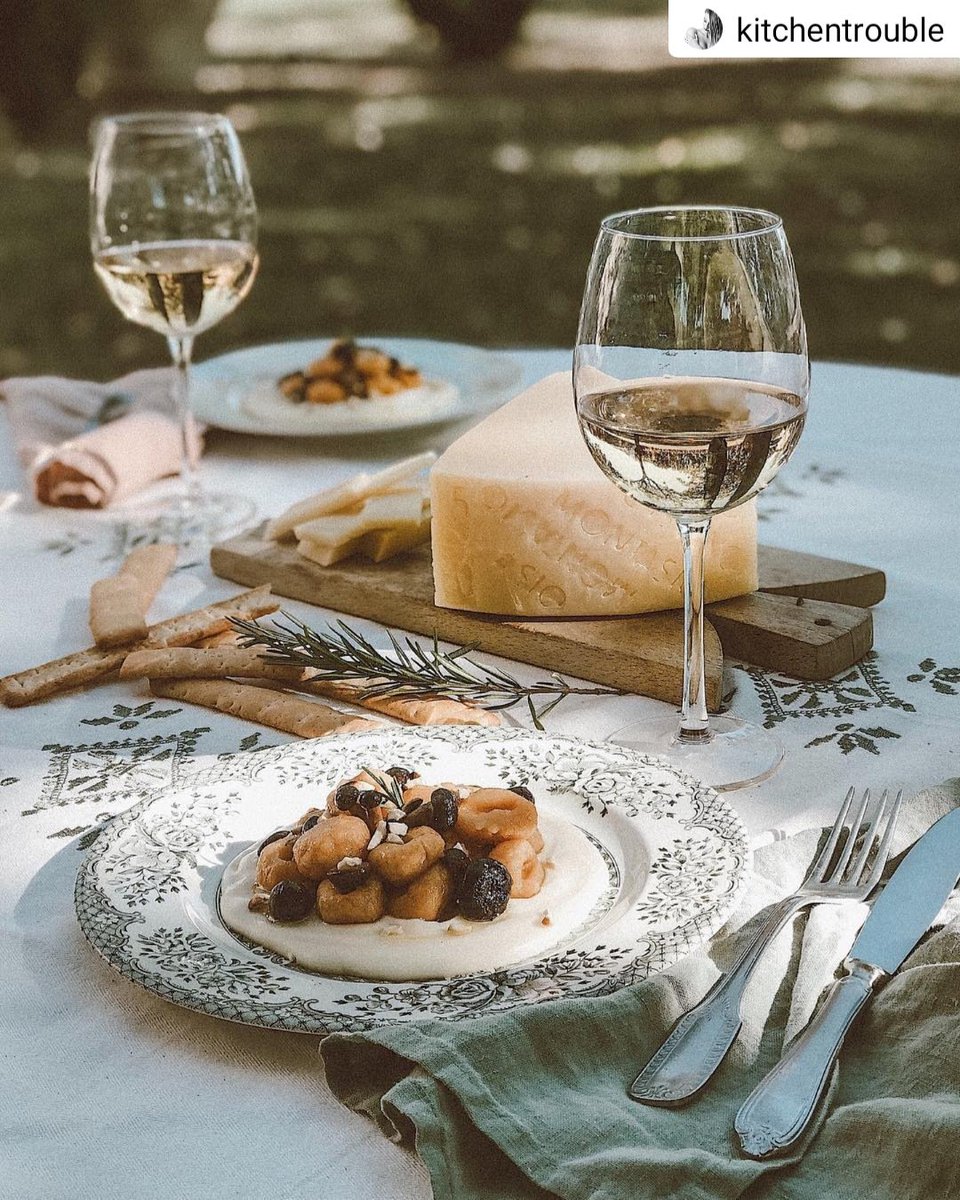 Montasio_DOP's tweet photo. Una #ricetta che profuma d'autunno... è quella che ci svela la Foodblogger #KitchenTrouble. Scoprite gli gnocchi di zucca con pioppini e fonduta al Formaggio Montasio 👉 https://t.co/OHIqczO7Cs Una delizia da preparare per tutta la famiglia perché digeribile e priva di lattosio. https://t.co/XIE1jqvK0v
