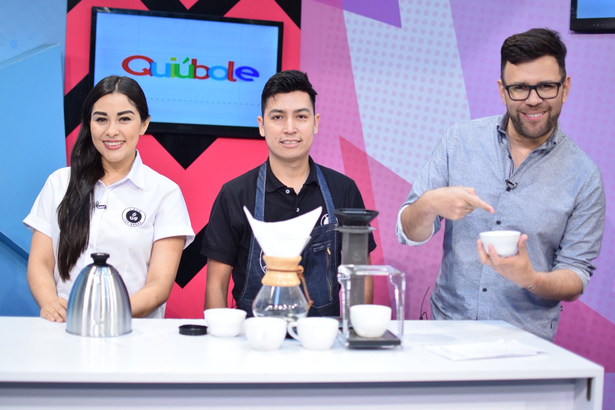 Para aquellos amantes del café les traemos una deliciosa opción que les va a encantar, nos visitan de Café luz negra quienes nos preparan una rica bebida.