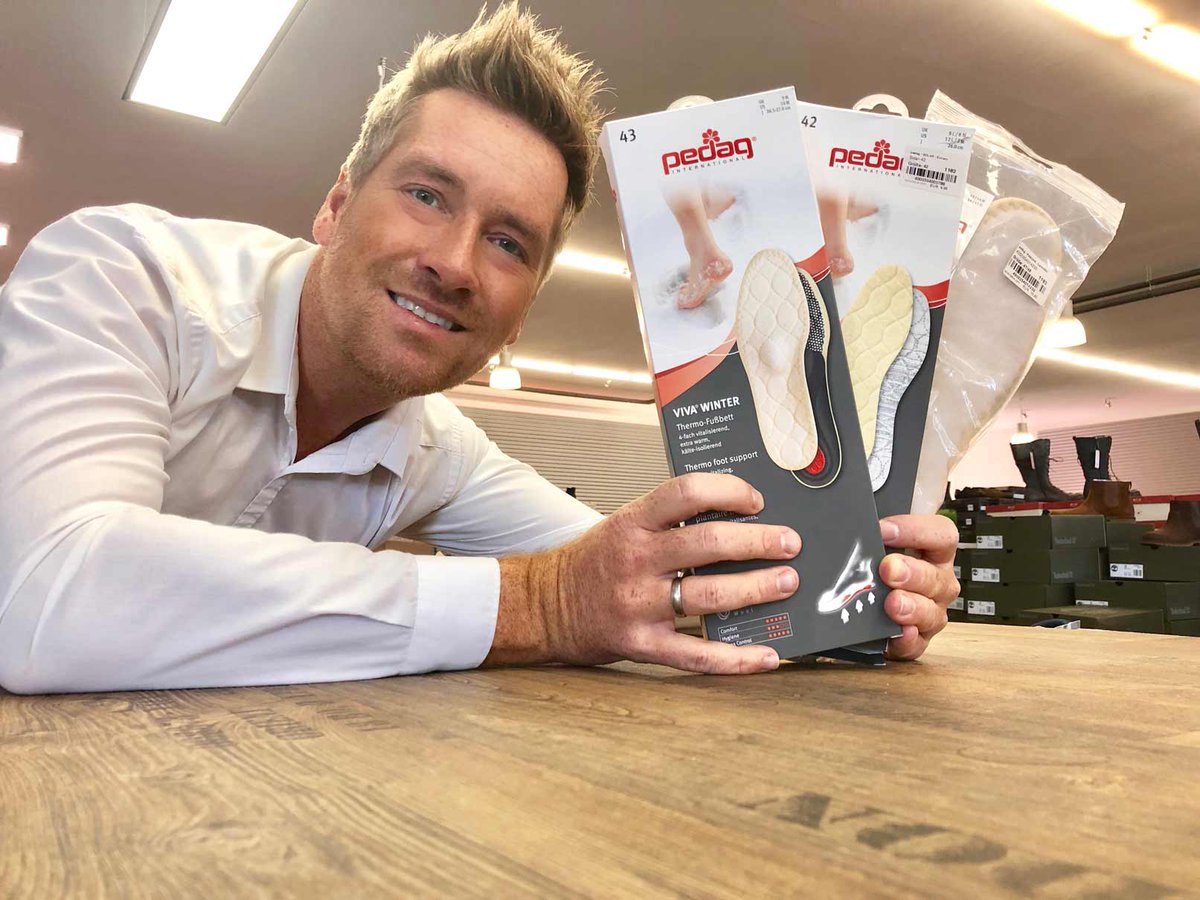 SCHUHPLUS's tweet photo. Für das Plus an Extrakomfort: Einlegesohlen für große Schuhe bei @SCHUHPLUS
Mehr unter https://t.co/1ePopyKxE6
#Extrakomfort #Einlegesohlen #Herrenschuhe #Damenschuhe #schuhplus #Fachgeschäft #Schuhe #Übergrößen #Dörverden #große_Schuhe #Kay_Zimmer #Georg_Mahn https://t.co/qPcNmlOmSp