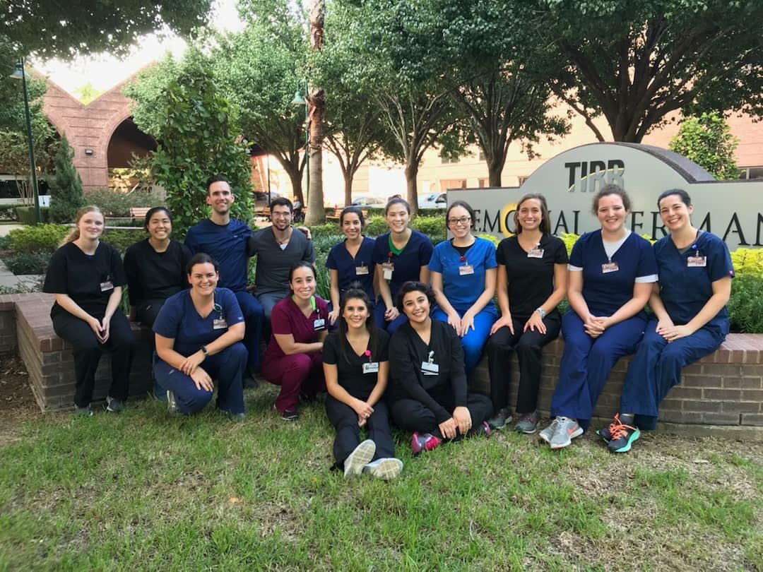 carly_spt's tweet photo. Learned how to use a body weight supported treadmill at TIRR Memorial Hermann this week! So thankful for these opportunities. #TWUPTHouston #choosePT #PTmonth #BWST https://t.co/ld5lnYEPYG