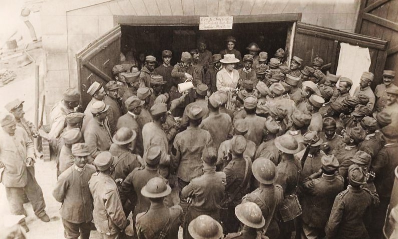 Aisne1418's tweet photo. 11 octobre 1918, le Chemin des Dames est libéré par les troupes françaises et italiennes #SouvenonsNous  #Ilya100ans #Centenaire #GrandeGuerre #1GM #WW1 https://t.co/61f9cIBxXO