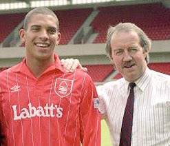 FootballThen's tweet image. All smiles at the City Ground as Nottingham Forest Manager Frank Clark welcomes new signing Stan Collymore to the club back in 1993. #NFFC #Forest #NottinghamForestFC @forestfans @TrentsideViews