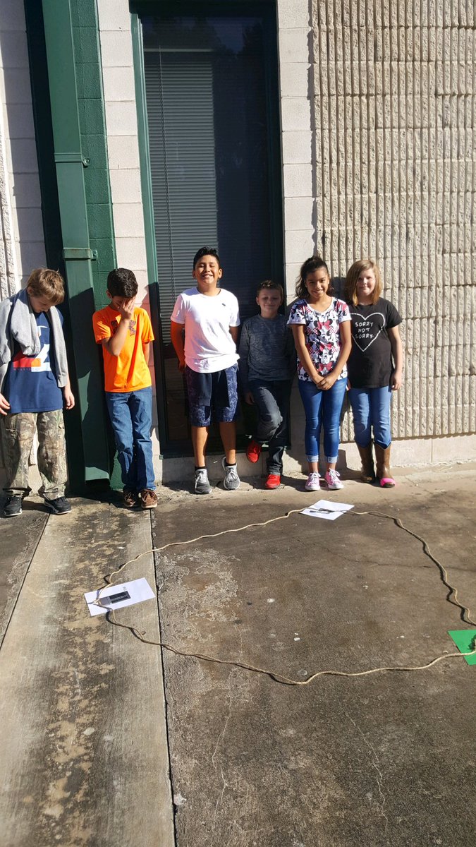 livcreekside's tweet photo. Mrs. Williams 5th grade science classes created life sized circuits. #lispride https://t.co/v2SBwRlb3w