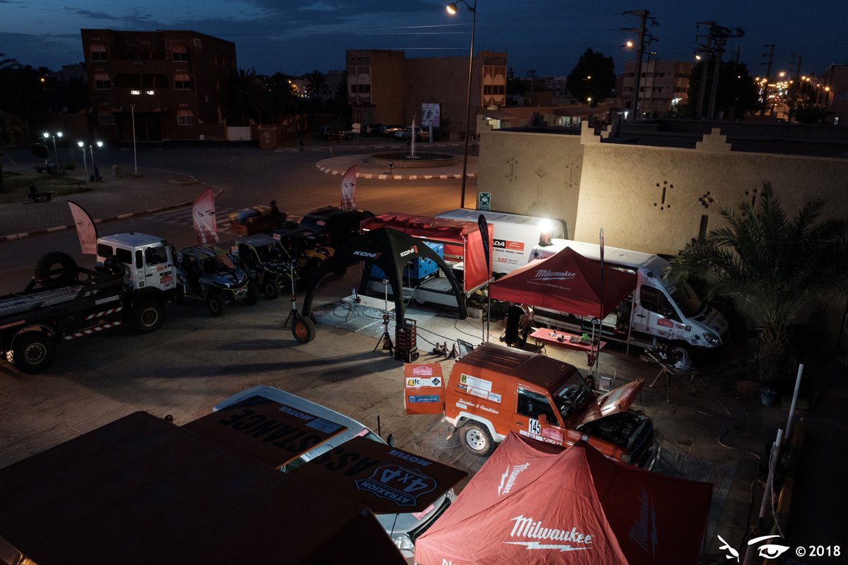 capfemina's tweet photo. [FOCUS] 🔧🚗 #capfemina2018
Ils travaillent une grande partie de la nuit pendant que les équipages dorment. Un grand bravo à toute l'équipe mécanique, presentations de l'atelier https://t.co/4glurzG4ij https://t.co/20lUlazavW