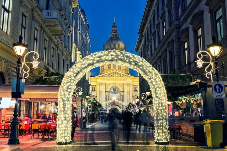 clevercurrency's tweet photo. Christmas shopping is more fun when it feels like a holiday. Try the Christmas markets of Zagreb Croatia or Budapest Hungary #christmasshopping #christmasiscoming https://t.co/KaKofXTLiP