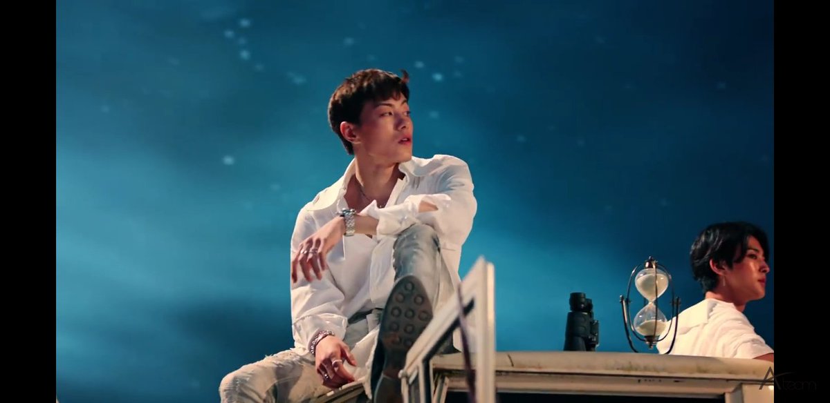 yah_nzr's tweet photo. Eu que te pergunto O QUE TA ACONTECENDO? #VAV #SENORITA #VAVSENORITACOMEBACK
#VAV_SENORITA_STREAMING https://t.co/LK0rz1uJjM