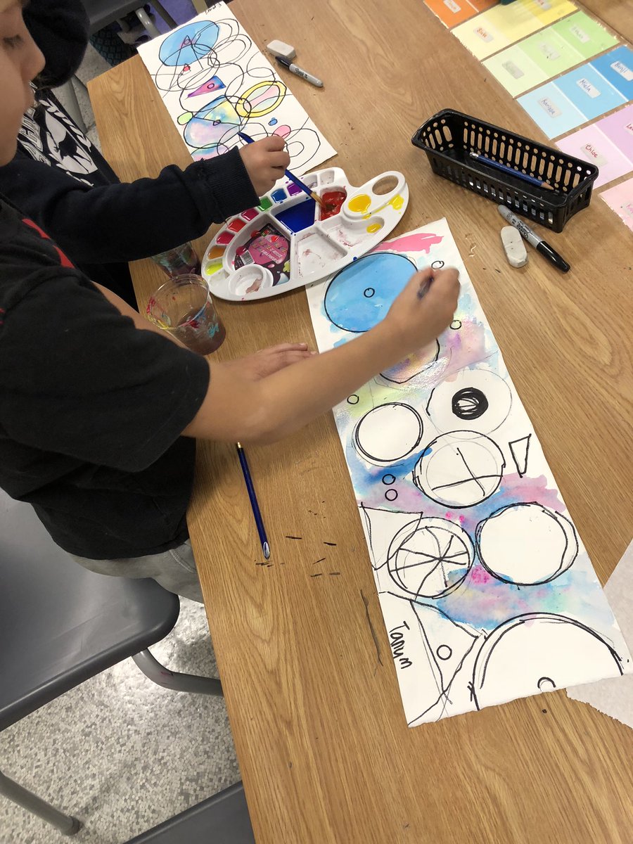 JenniferBarr28's tweet photo. One of my most favourite art activities! Painting inspires kids @FMPSD @thickwoodArts https://t.co/yJgPJVhQ7u