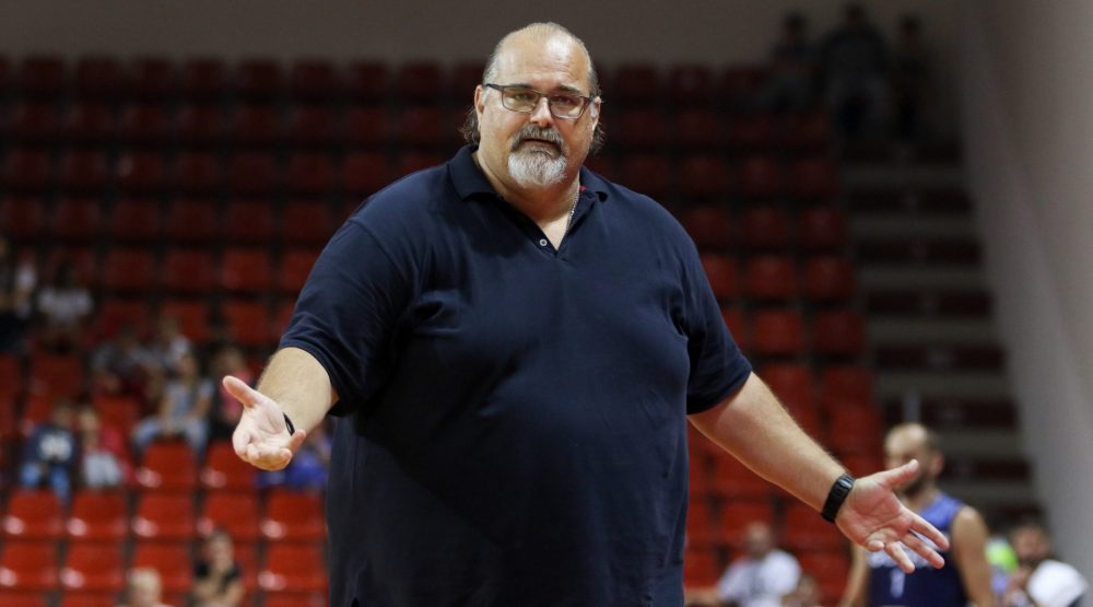 cafemontenegro's tweet image. #Džikić Prava ljubav se pokazuje kada si uz klub i kada gubi
cdm.me/sport/kosarka/…