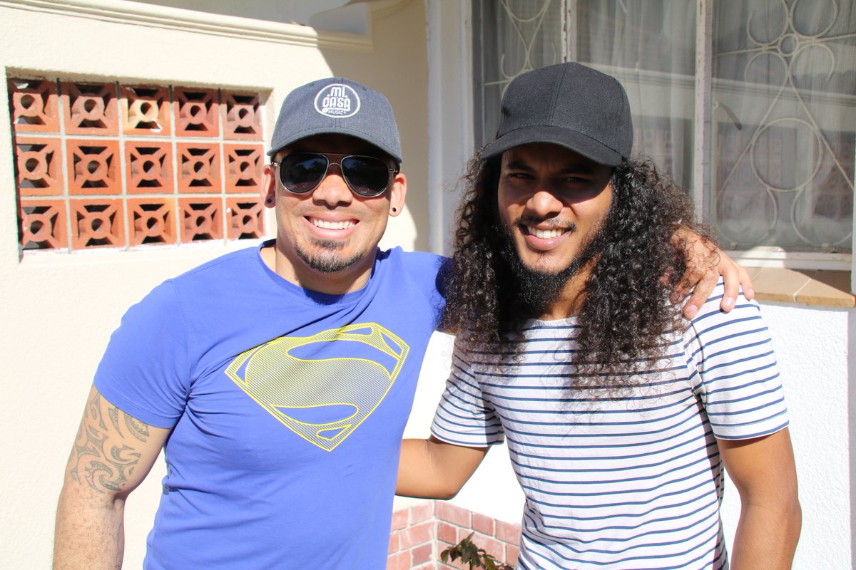 CPTMusicFam's tweet photo. Mesmerizing Thursday with these two amazing artists 🎼 @LeeRonMalgas1 #dversct #makingmoves #takingovercpt #capetown #studiosessions #newtrack #neosoul #soul #localartist #capetownartist #music #recordlabel #productioncompany #leeronmalgas #keeganwilliams https://t.co/33FFzjoRnk