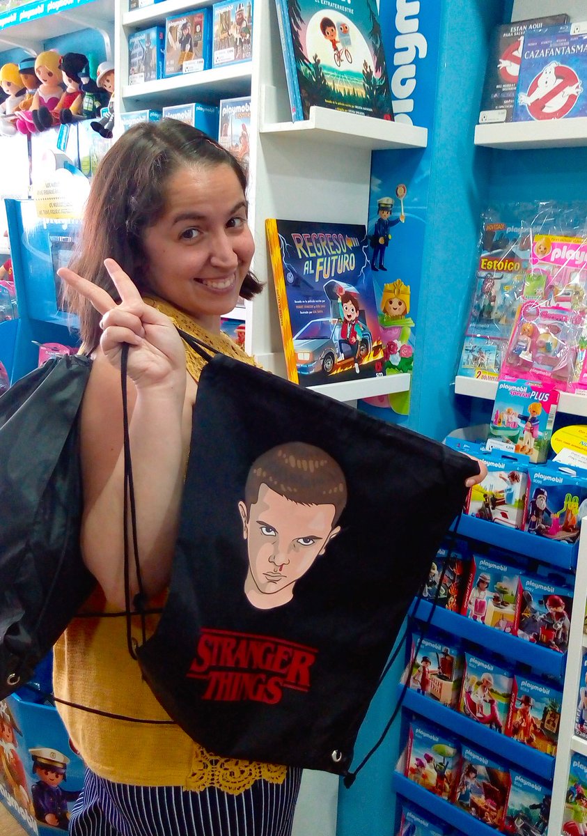 ¡SORTEO EN LA TRASTIENDA! :) Para ganar una de las 2 bolsas de Stranger Things, sólo tenéis que darle a "retuitear" y escribir en los comentarios cuál es vuestro personaje favorito de la serie. El plazo acaba el 15 de octubre. ¡Mucha suerte! ^^

+ Info ->> facebook.com/latrastiendare…