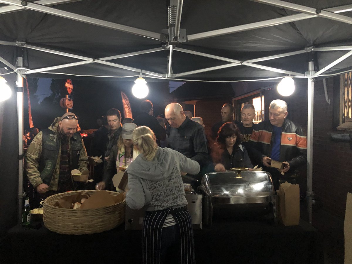 pigonastick2012's tweet photo. Harley Davidson event the other week . Beef chilli and rice with a lentil and bean chilli for the veggies! #shawharleydavidson #food #harleydavidson  #pigonastick https://t.co/6eEDaDt3Eq