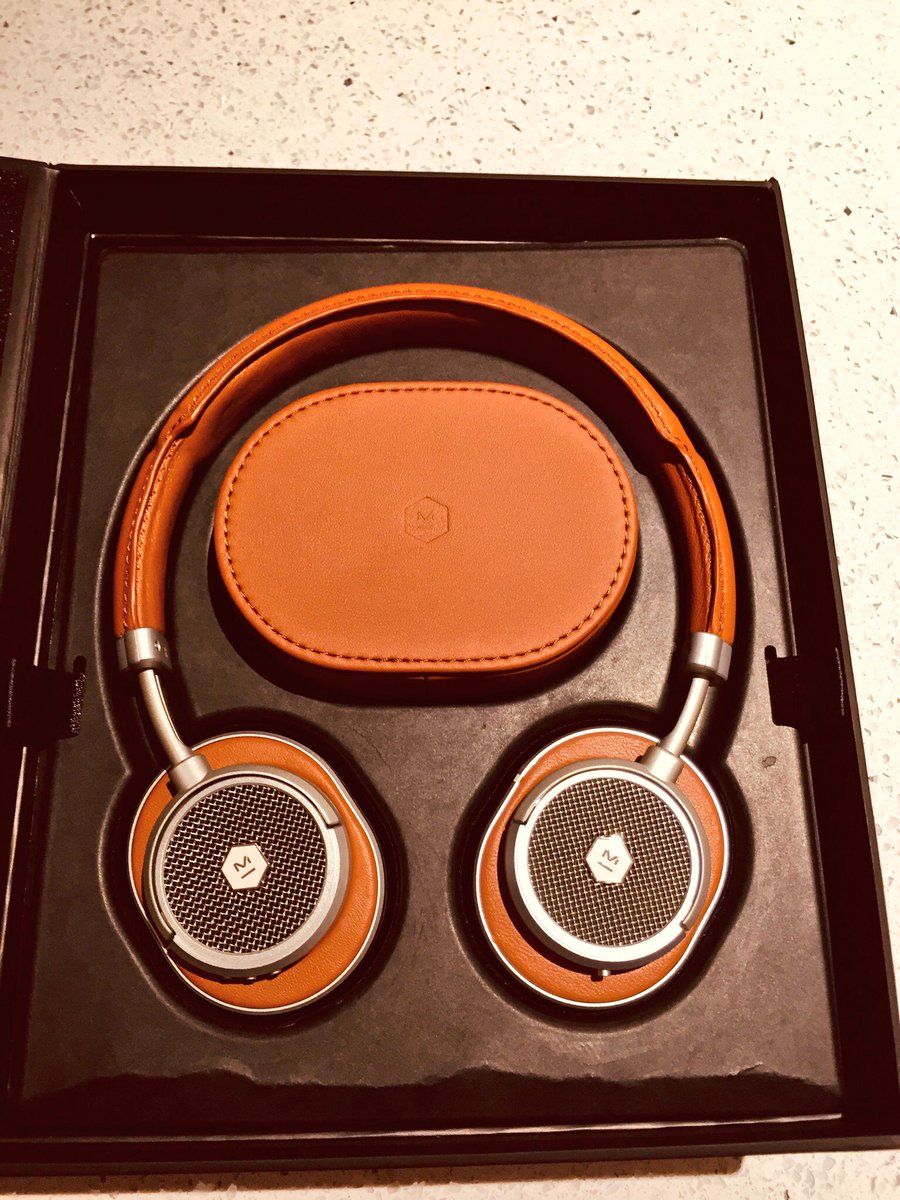 Genuine #love at first sight.... <a href="/MasterDynamic/">Master & Dynamic</a> #MW50+ ... awesome sound &amp; super helpful on/over-ear adaptability... #brand #creative #headphones #music #style