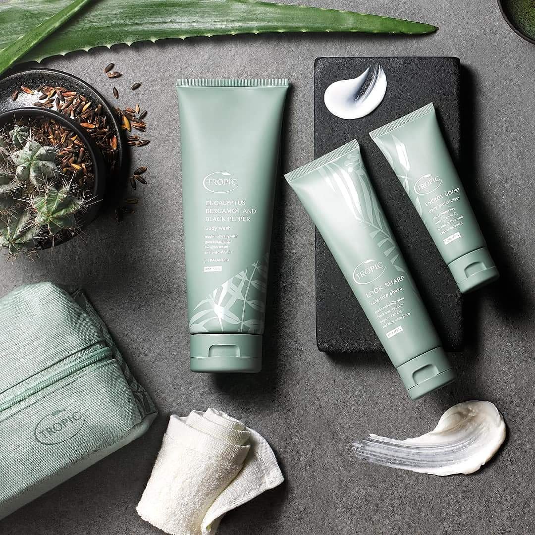 AbbieGlow's tweet photo. MANMADE collection 
Buy seprately
Or 
duo saving yourself £8.00...go box free &amp; save a further £2.00
Or
buy our Deluxe collection
Includes all in the picture which now comes in a unique pouch handmade from recycled denim
Saving yourself £15.00 https://t.co/VH6wygbFk2