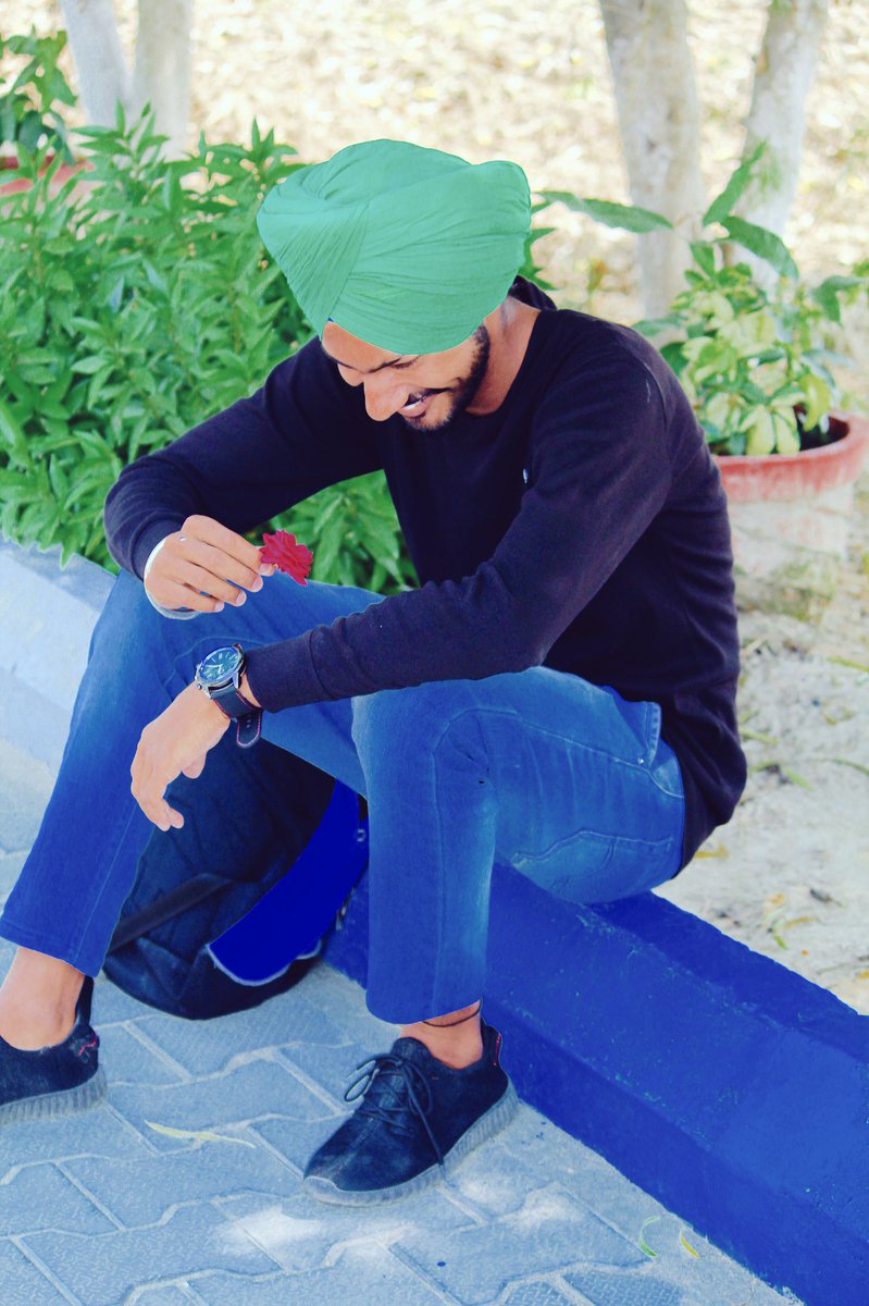 HardeepLidder's tweet photo. @HardeepLidder #hardeeplidder #NaturePhotography #flower #Photos #best #jatt #UEFANationsLeague #laliga #messi #Ronaldo   @Cristiano @TeamMessi #psg #ThursdayThoughts #best #jattshikari #lidder https://t.co/GcIEQax20P