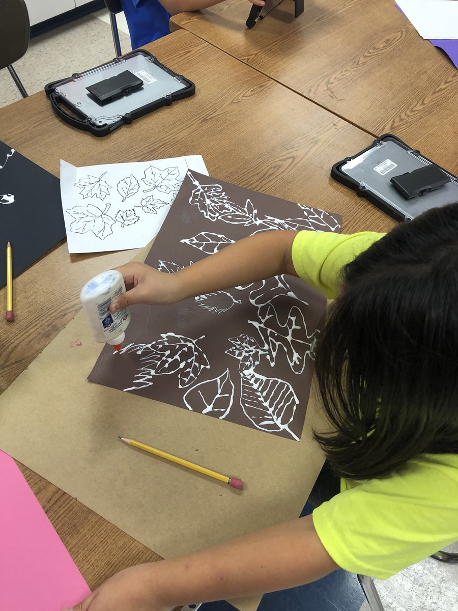 MsSullivanArt's tweet photo. Fourth graders learning about Georgia O’Keeffe and making some fall inspired art! https://t.co/cJfkWKFIwy