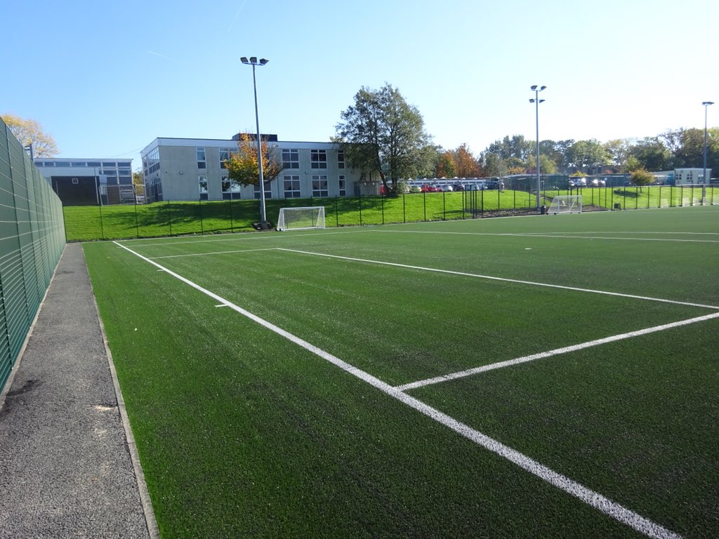 CLsurfacesltd's tweet photo. Royton & Crompton School, pitch complete and awaiting handover. Another great installation. @DessoSport @RCSPEDepartment @OldhamCouncil @genan_uk @BorderSportsLtd @Envirostik1 @HarrodSport @dawnfencing https://t.co/GruuXIIlws