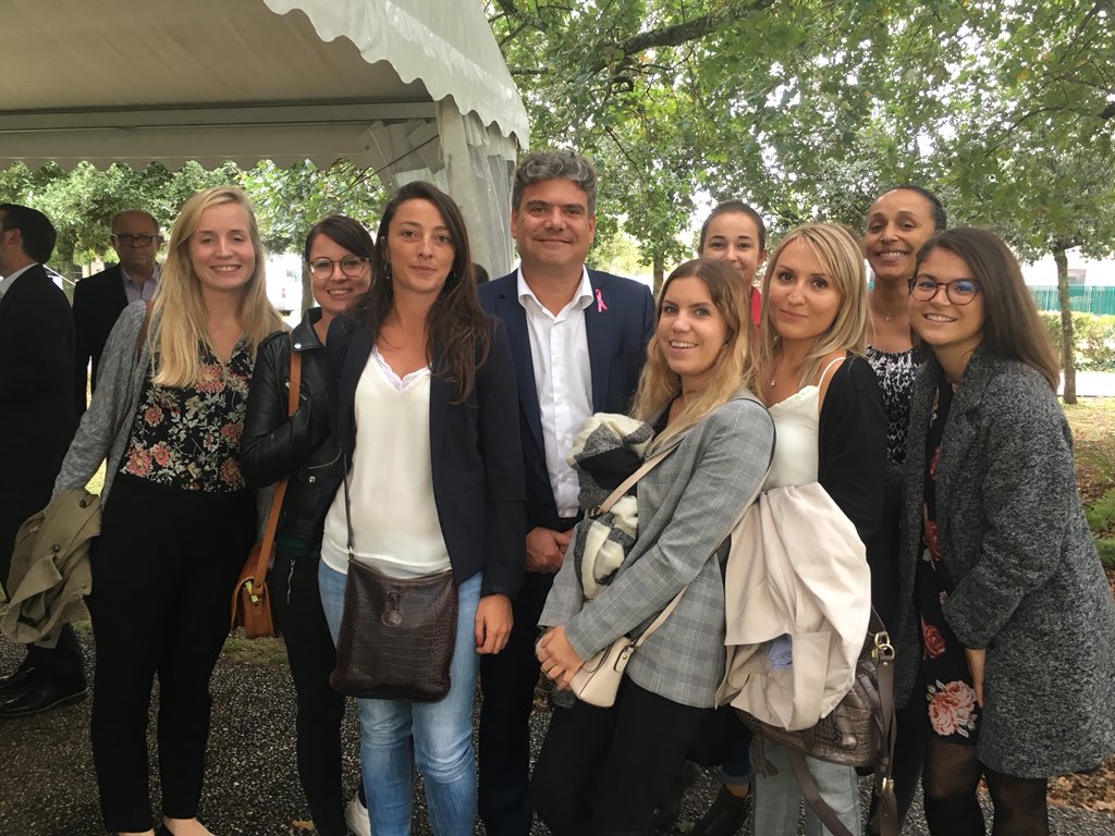 AuroreVALLET's tweet image. Le grand live: le comité de direction proche des collaborateurs #bienveillance #AXA 
L’équipe #recourscorporelclients au rendez vous avec @mbebear