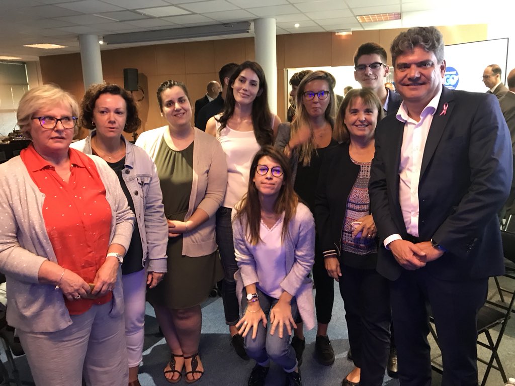 AuroreVALLET's tweet image. Le grand live: le comité de direction proche des collaborateurs #bienveillance #AXA 
L’équipe #recourscorporelclients au rendez vous avec @mbebear