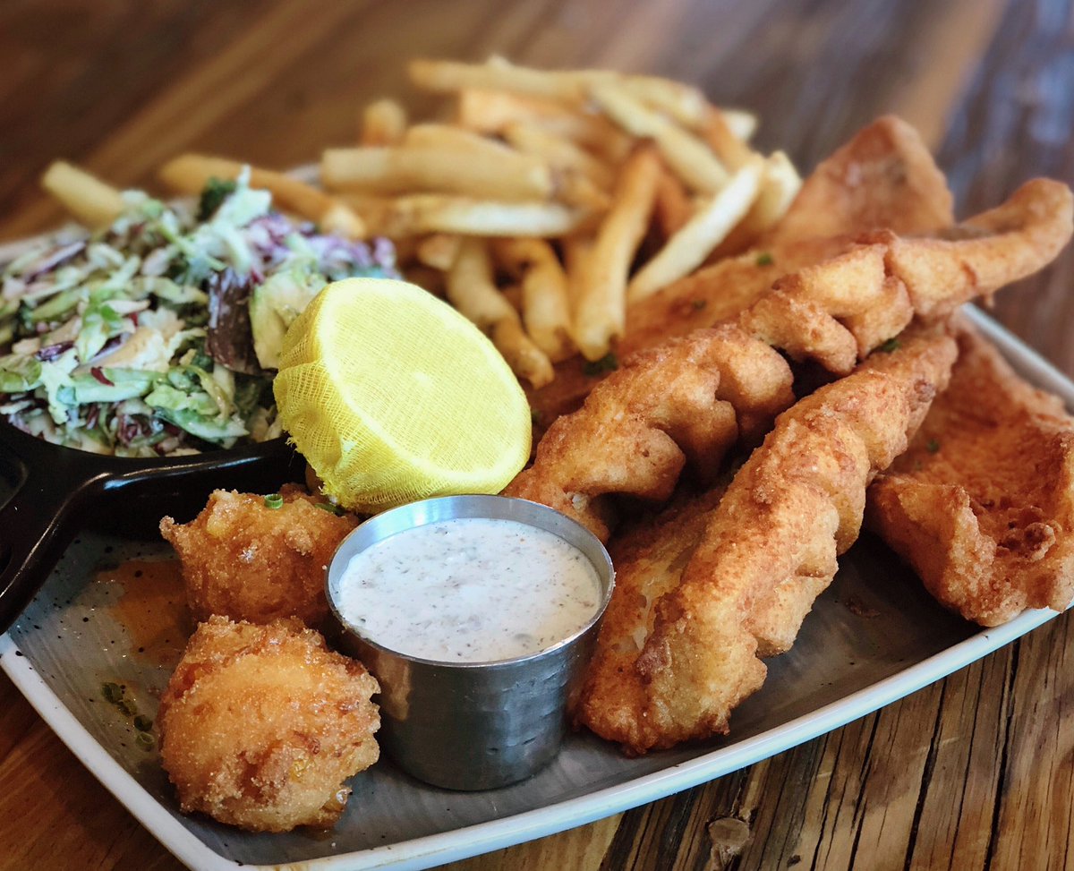 grace_grit's tweet photo. Shake off this weather tonight and come join us for Fish Fry Thursday! This heaping plate of delicious East Coast Flounder, Fries, Slaw &amp; Hushpuppies is ⚡️only $15!⚡️and can be enjoyed tonight and every Thursday from 5-10pm! #MtPEats #ChsEats #FishFryThursday https://t.co/2hvtkqWmkd