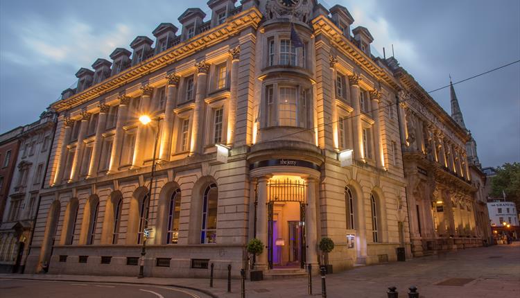 AndrewScottGB's tweet image. Great meeting today with The @BristolHHotel ahead of the @BLeaderNews  #GoTechAwards. Shaping up to be an unforgettable night!!