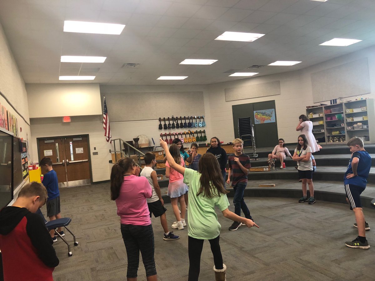 Mrs.Violetta’s fifth graders are coming up with some excellent grizzly bear statues! #MusicMatters #DGCooley #ElementaryMusic