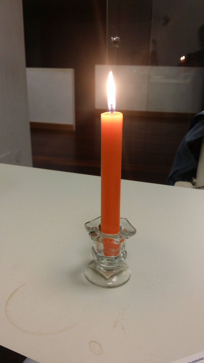 Sres de <a href="/Endesa/">endesa</a> repitan conmigo: sin luz no funcionan cosas básicas como la lavadora, la cocina, la nevera, la calefacción o el agua caliente. Esto pasa hoy en Barcelona ciudad ¿A qué esperan a venir a casa? #4mesessinluz #echadmeuncable #endesachallenges @LaFallaras