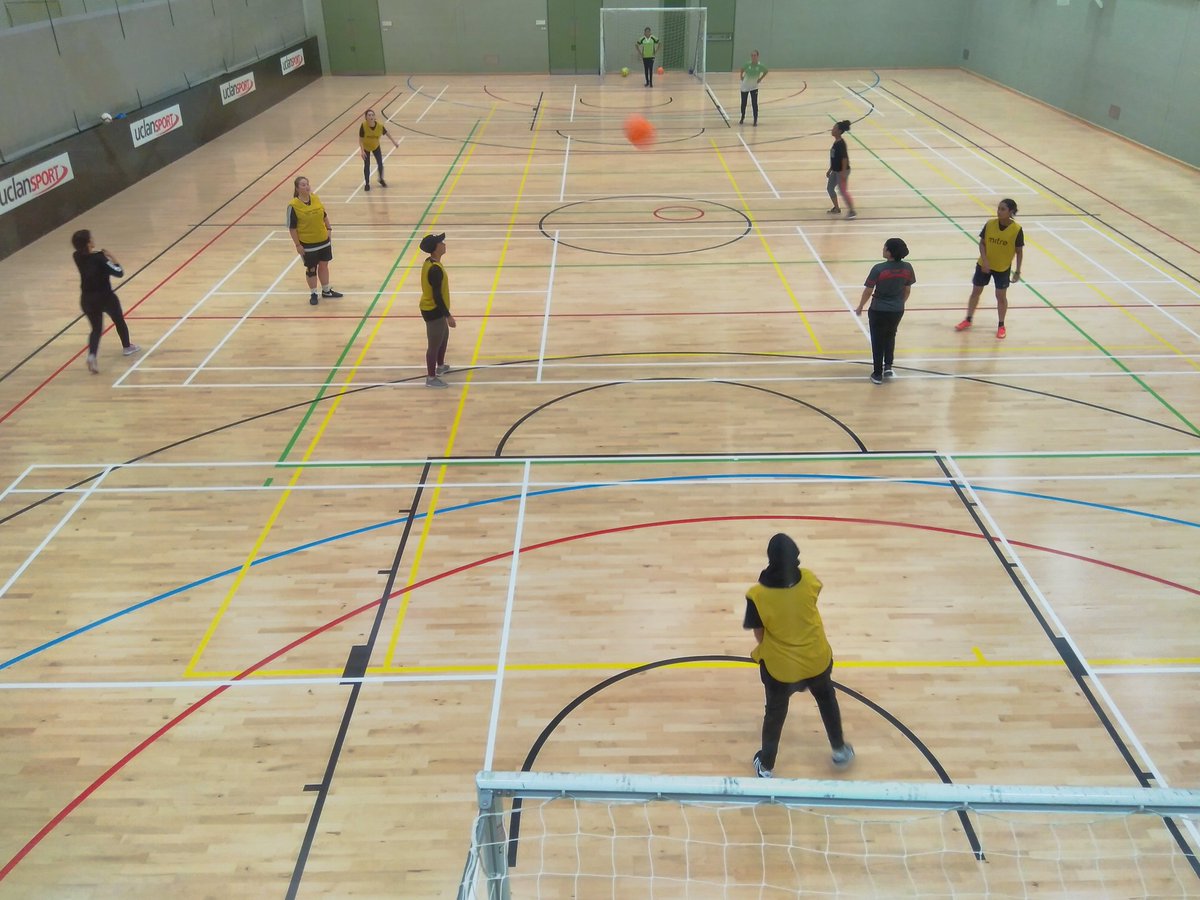 cmcevoy21's tweet photo. MORE new girls coming to #Kickstart football! Amazing to see so many girls giving football a go! #Shecankickit #NoCostNoExcuse #STFSC https://t.co/aD83Ik4u9k