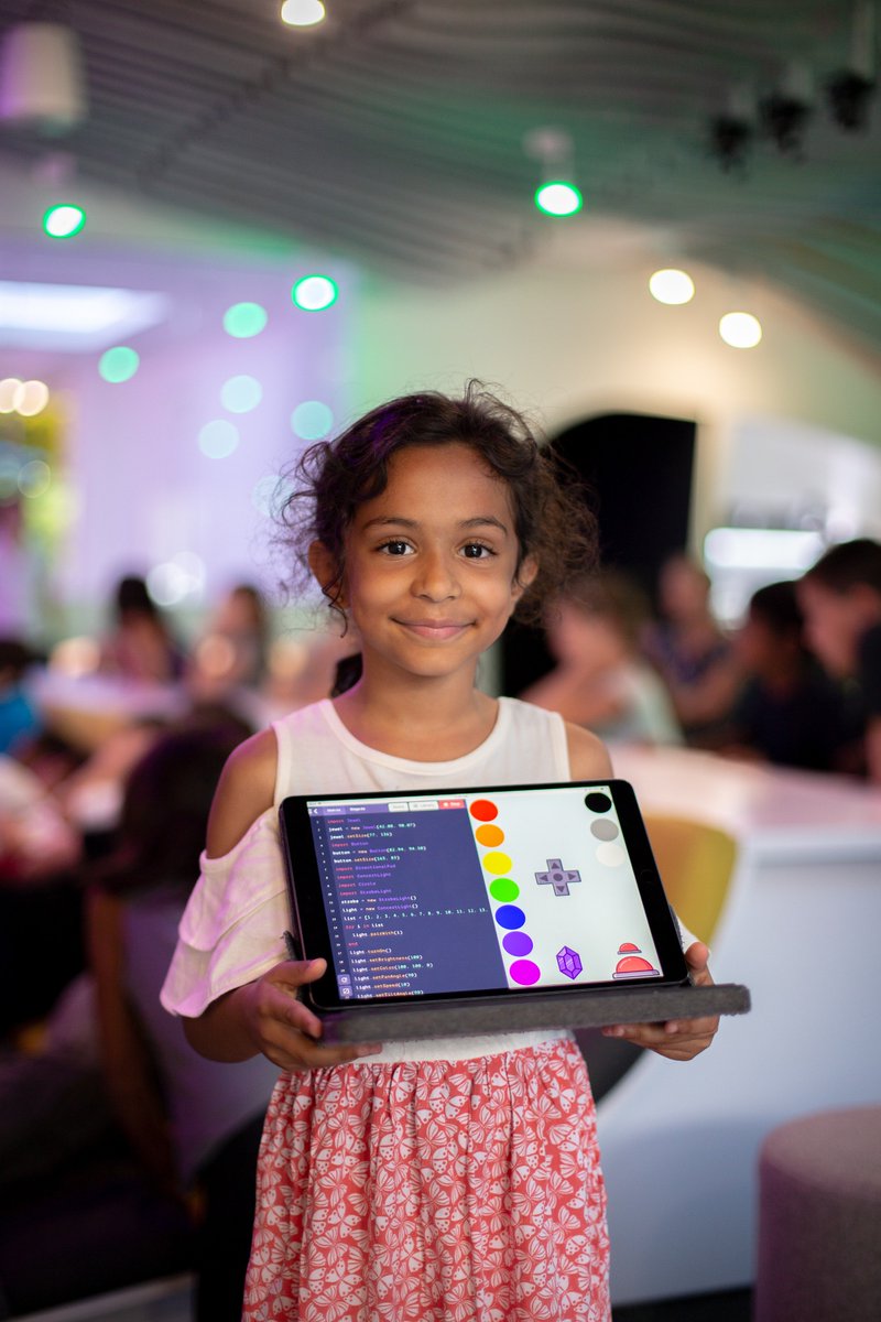 codeverse's tweet image. Today, we celebrate International Day of the Girl! 👧🏻👩🏽👧🏿👱‍♀️👩🏿👩

We're proud to prepare young girls w/ the technical skills (and life skills) required to succeed in their ever-changing world.

#builtbygirls #futureleaders #sisterhood #STEM #InternationalDayoftheGirl #edtech