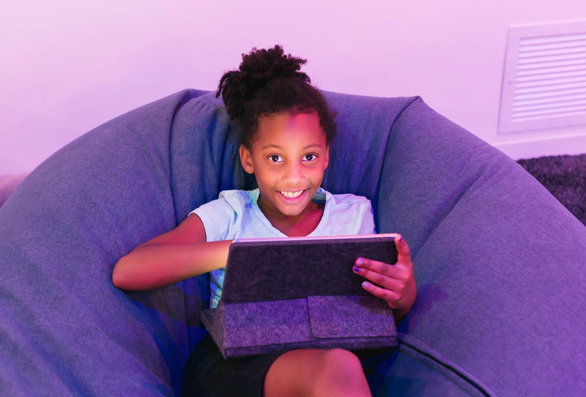 codeverse's tweet image. Today, we celebrate International Day of the Girl! 👧🏻👩🏽👧🏿👱‍♀️👩🏿👩

We're proud to prepare young girls w/ the technical skills (and life skills) required to succeed in their ever-changing world.

#builtbygirls #futureleaders #sisterhood #STEM #InternationalDayoftheGirl #edtech