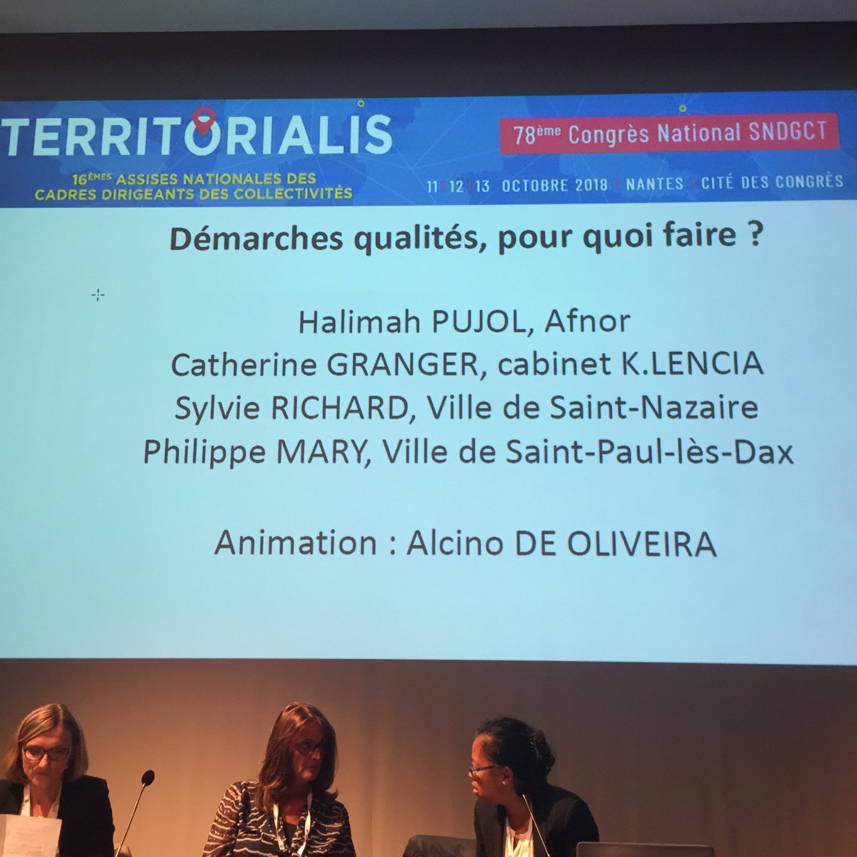 vtrajan's tweet photo. Go ! C'est parti pour l'atelier "démarches qualité, pour quoi faire ?" du @sndgct ! Nous présenterons les projets efficaces déployés dans les #CollTerr pour transformer la #relationcitoyens instaurer la #confiance motiver les agents et devenir #performant https://t.co/OH9FGY3tRc