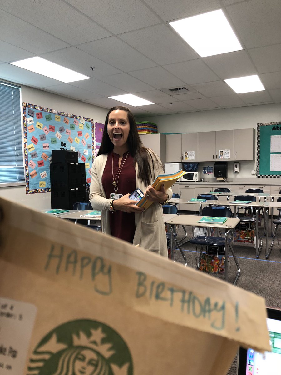 Noemi  Lay tweet media