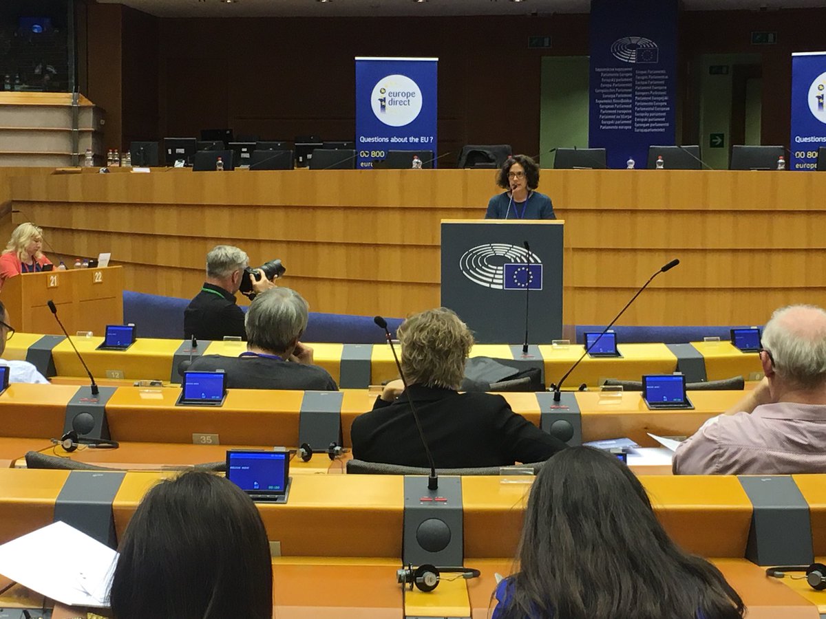 PE_FRANCE's tweet photo. Reunion de travail des #EuropeDirect à Bruxelles dans la perspective des @electionsEurope 2019. De belles propositions des CIEDs français pour la mobilisationaux élections européennes #CetteFoisJeVote https://t.co/NBHVfENMg1 @Europarl_FR https://t.co/3EJukY3IJK