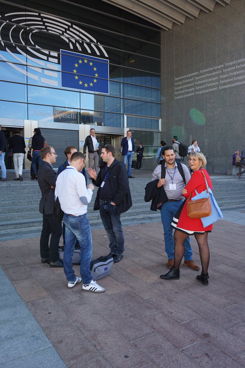PE_FRANCE's tweet photo. Reunion de travail des #EuropeDirect à Bruxelles dans la perspective des @electionsEurope 2019. De belles propositions des CIEDs français pour la mobilisationaux élections européennes #CetteFoisJeVote https://t.co/NBHVfENMg1 @Europarl_FR https://t.co/3EJukY3IJK