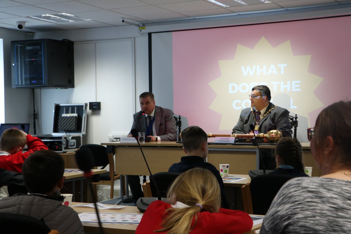 Pupils from schools around Workington joined Ian Frost and Deputy Mayor Cllr Neil Schofield at Allerdale House today for the Workington School Council Partnership meeting. Pupils shared thoughts about making positive changes in their school and local community. Well done to all!!