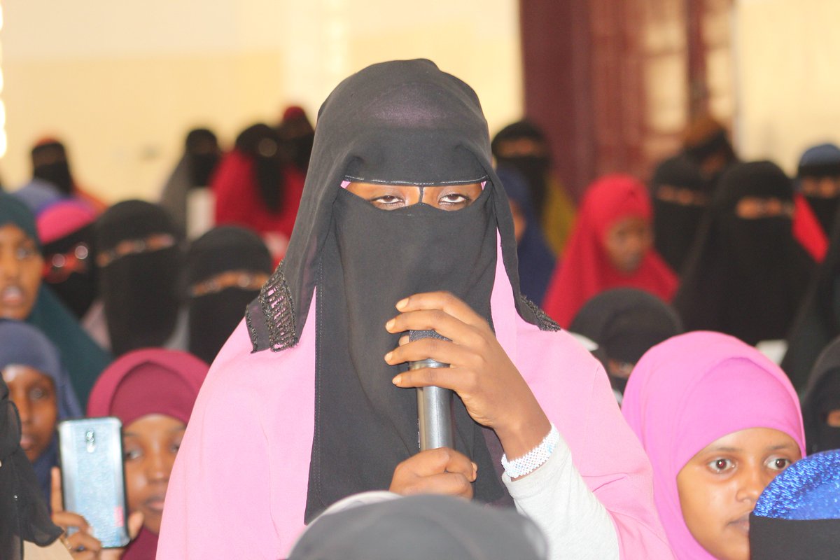 XAJSiOfficial's tweet photo. Students asking question to Eng. Alasow about certain points that they thought they need to be answered.
#Capacity_Building_Program. https://t.co/rNhXCabtOf