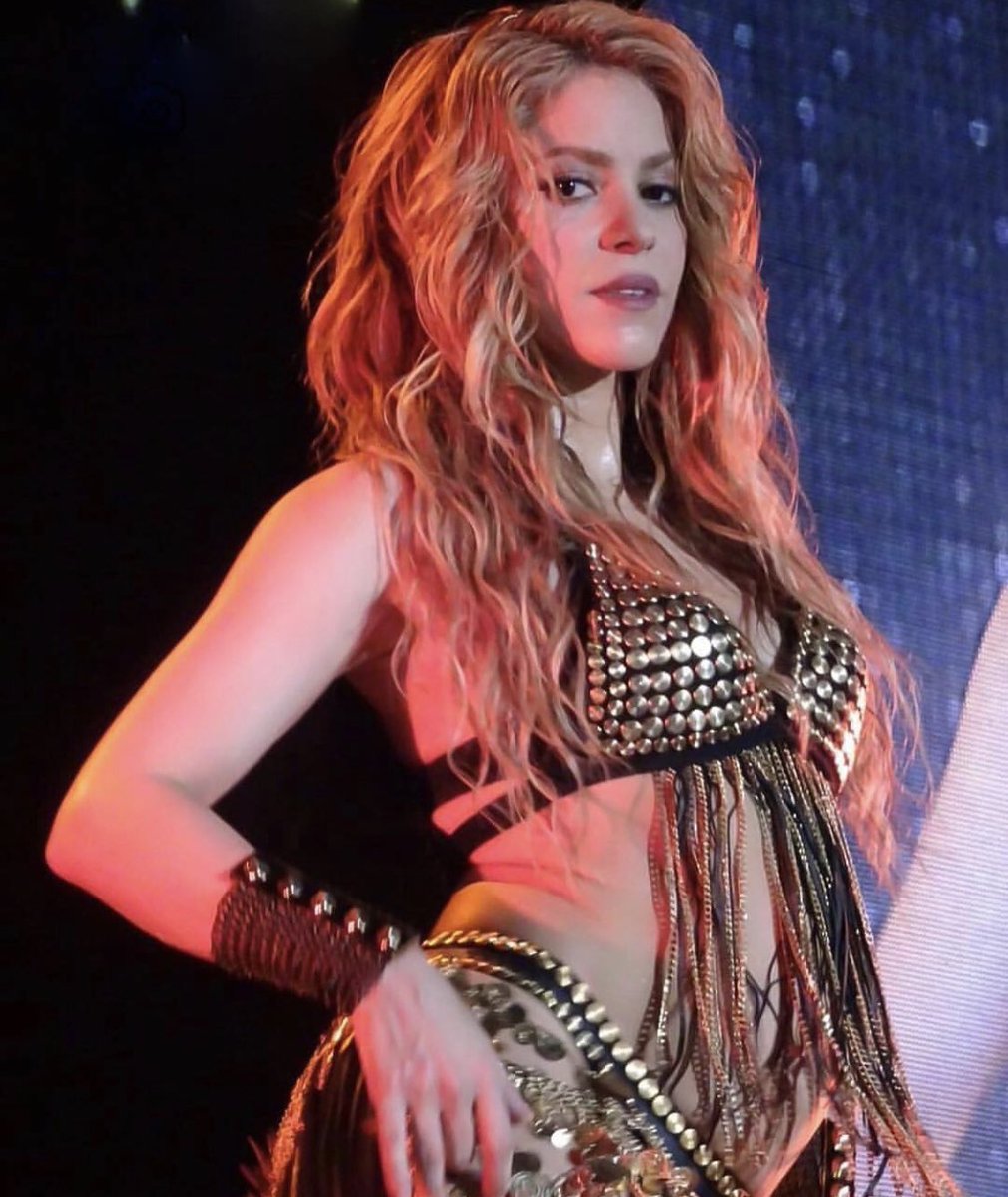 ShakiraTour's tweet photo. @VengaLaAlegria #ShakirayShakibeccaJuntasEnMexico denle RT gracias @shakibecca #ElDoradoWorldTour https://t.co/9070rj2fLt