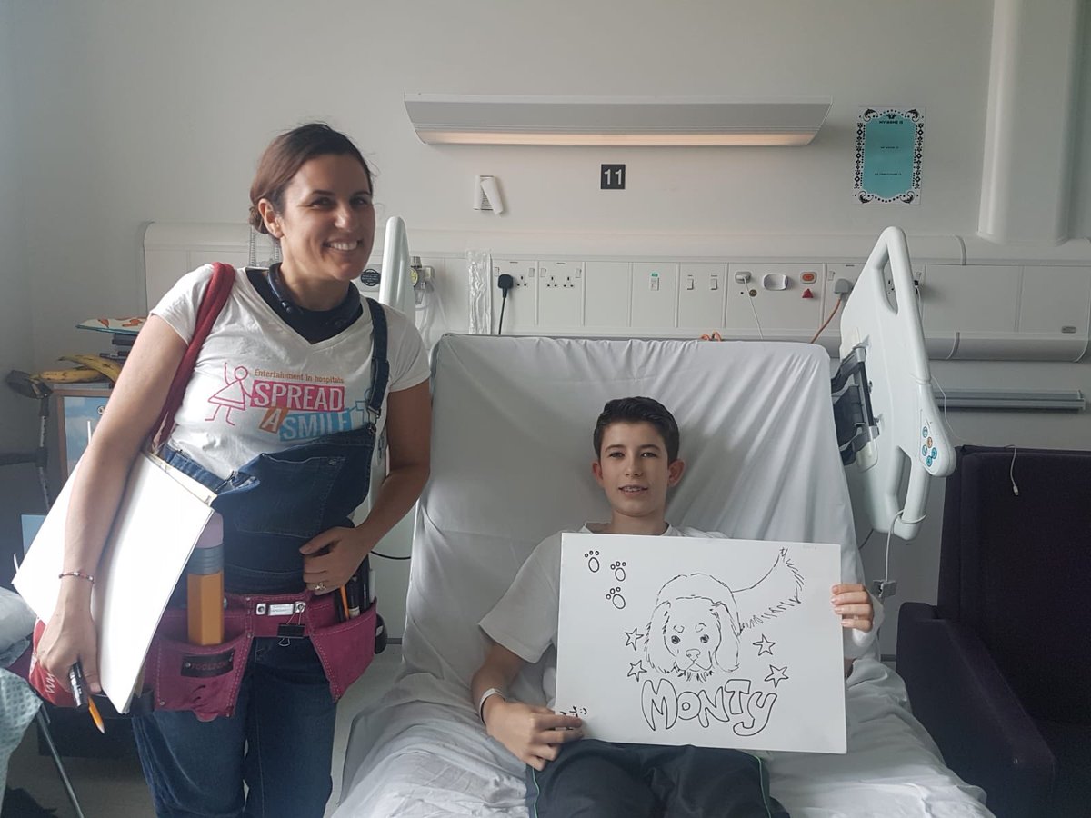 PlayTeamRLH's tweet photo. Thank you again to @spreadasmileuk for Cassie the PAT dogโs visit and wonderful artwork today, the patients and their families loved it ๐๐๐ also Liz @Birthlight returned for very popular sensory massage sessions #PiHW18 #everydayheroes #alwaysspreadingsmiles @RLHchildren https://t.co/zlrvXhp2Sh