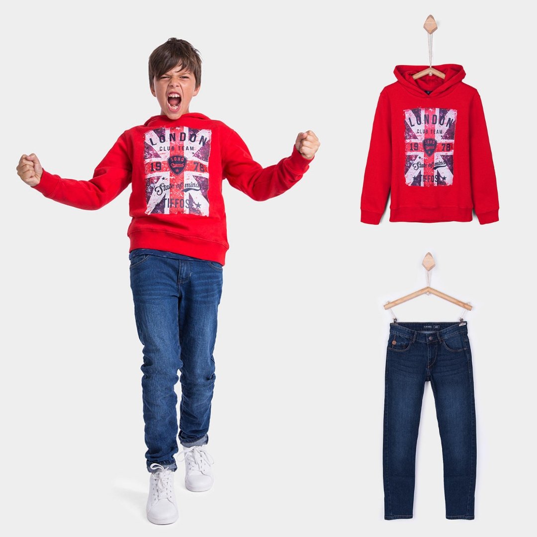 Grita porque llevas buena onda! #tiffosikids #sudaderasmolonas #modajunior #fall #winter #otoñoinvierno Puedes consultar nuestra web Sudadera 17,95 €
hipotum.com/sudaderas/810-…
Jeans 19,95 €
hipotum.com/pantalones/857…
