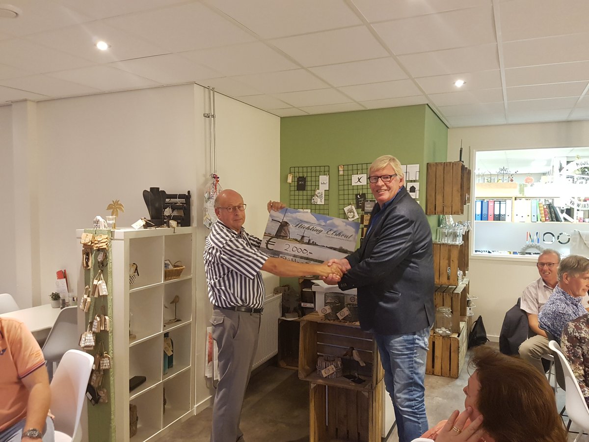 Dionijs's tweet photo. #Pand83 #Samen&amp;Werken kreeg deze week een prachtig geldbedrag van #StichtingElshout aangeboden! Super mooi gebaar! https://t.co/p8wjU2xlYw