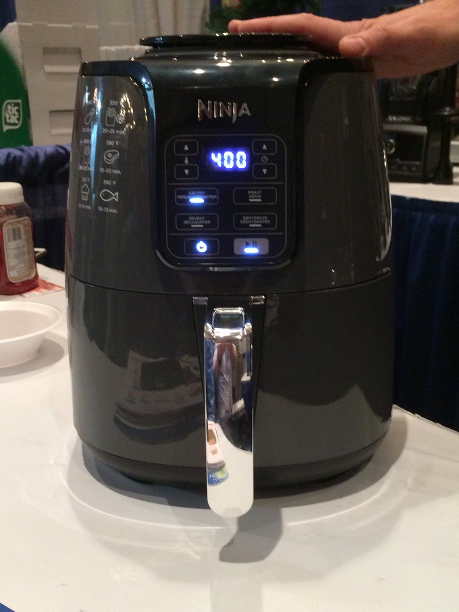 LD_WhiteRock's tweet photo. Really excited to get the new ⁦@SharkNinjaTweet⁩ Air Fryer in. Just sampled same tater tots made without any oil and they tasted great! Coming this December! #LDholiday https://t.co/ydqS7NT6UP