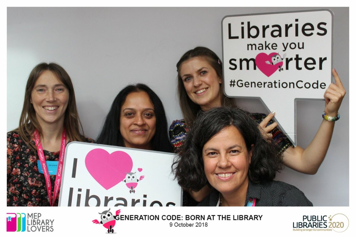WSCCLibraries's tweet image. Girls teaching girls teaching girls! Some of the highlights  of #GenerationCode: learning from other libraries around the UK &amp;amp; Europe; gaining confidence with coding, digital making &amp;amp; robotics; sharing our passion for #STEM with others! #DayOfTheGirl #LibrariesLeadWithDigital