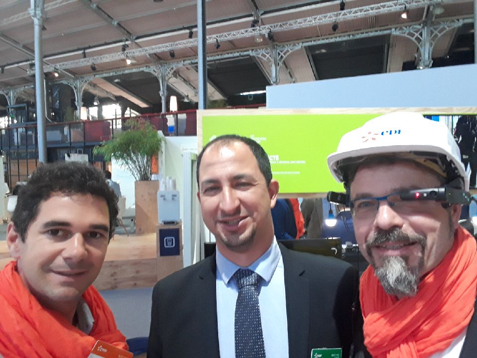 xavdelorme's tweet photo. Carton plein pour cette innovation @EDFofficiel présentée aux #ElectricDays : l'#IntervenantConnecté. Merci aux créateurs de #UNITEP et #INGEUM. Cette innovation est déployée à  @EDFMartigues et le sera à @EDFBouchain bientôt. Voir ci-après :
https://t.co/401lEhbufF https://t.co/VAv1ihzQwF